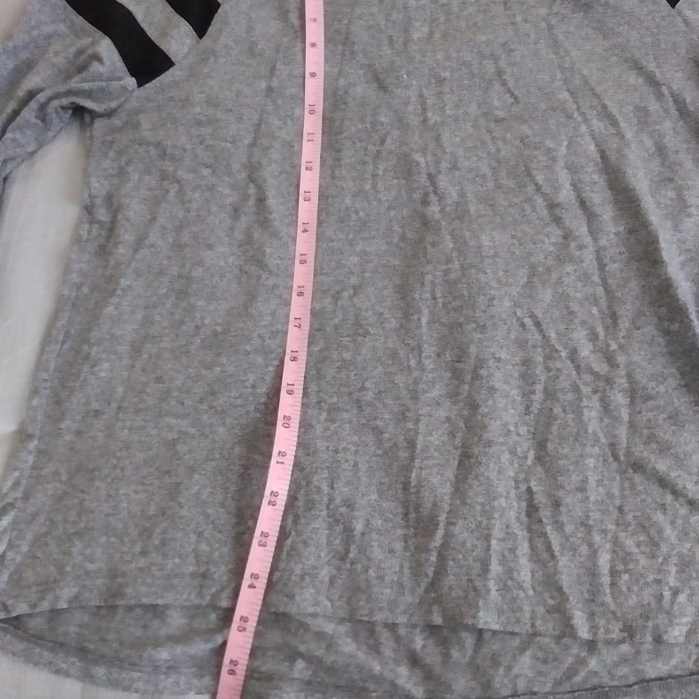Divided H&M Shirt - Picture 4 of 11